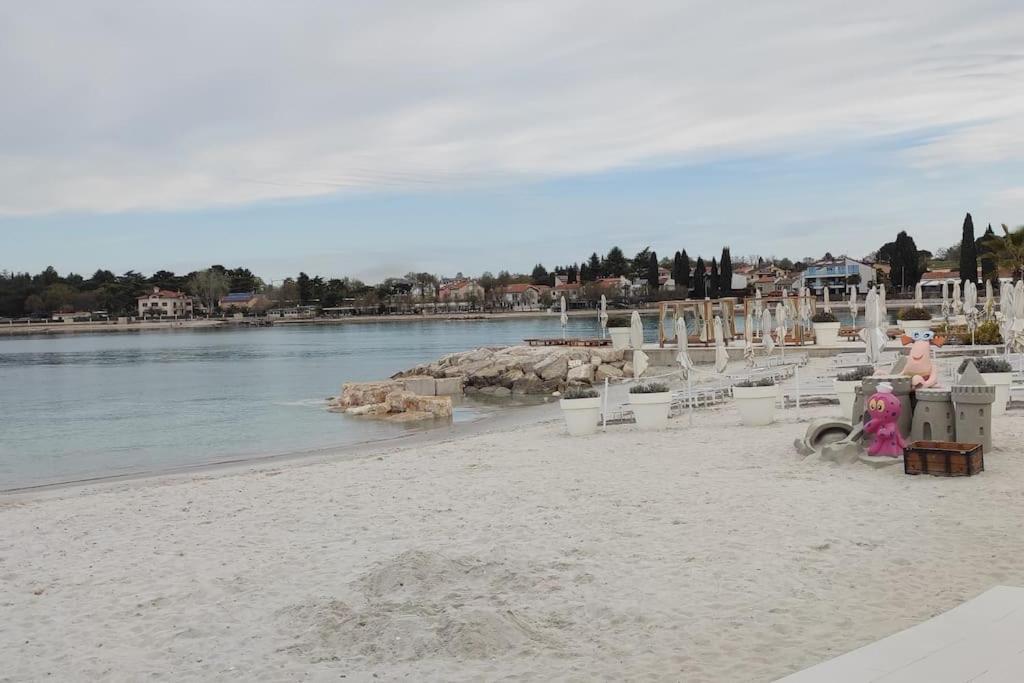 Modern Apartment In Poreč Exterior foto